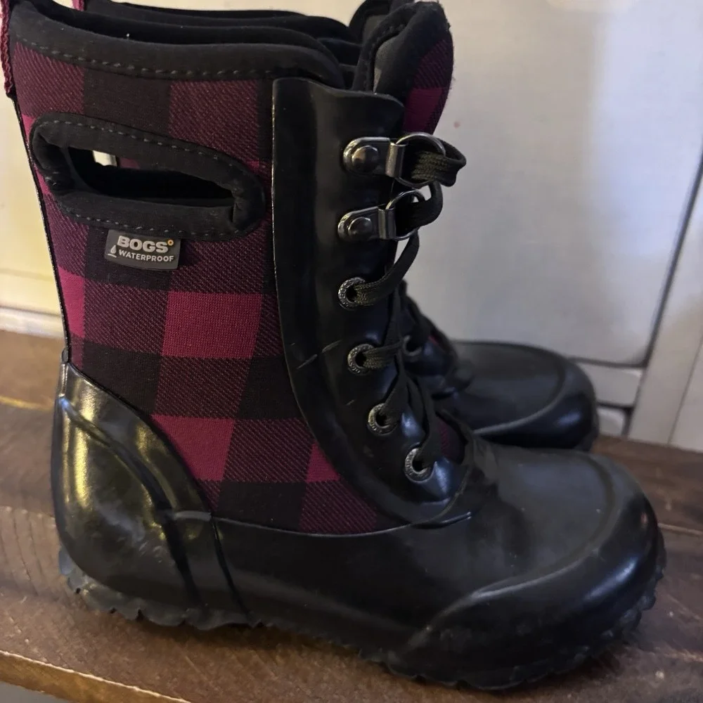 Bogs Sidney Youth 10 Red Black Plaid Lace Up Waterproof Neoprene‎ Rain Boots